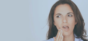 woman in paint because of wisdom tooth
